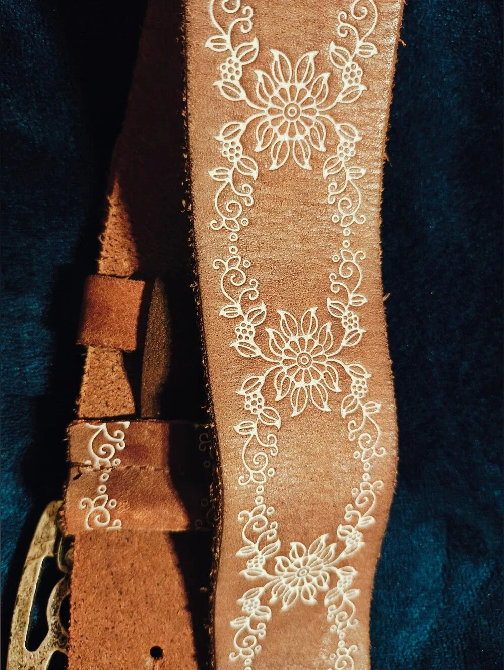 VTG Streets Ahead 90s Leather Western Belt Large Rhinestone Tooled Floral Boho